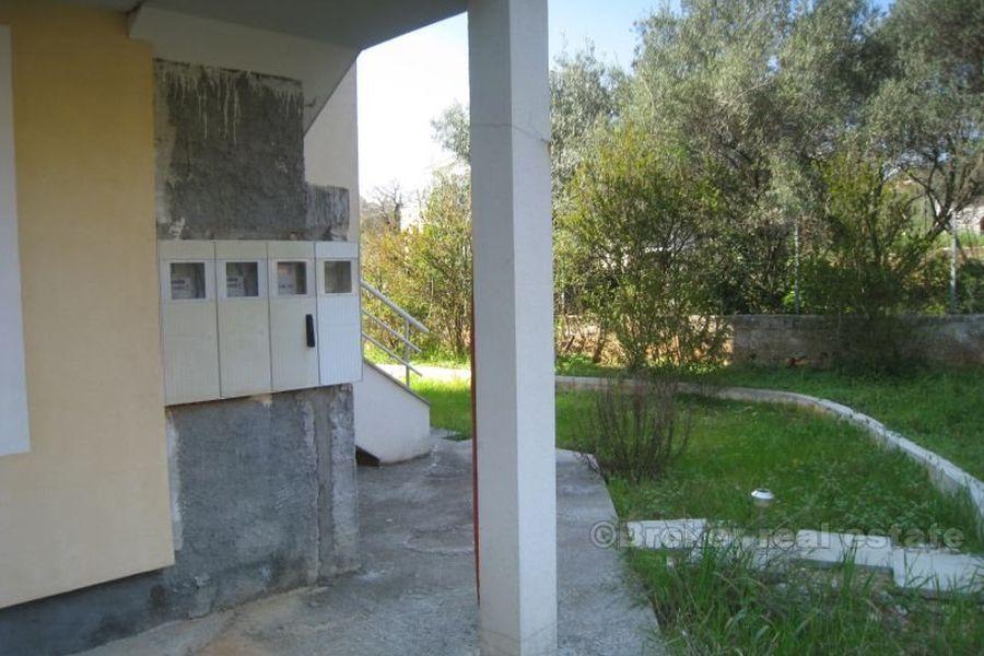 À proximité de Marina. Maison sur 3 étages