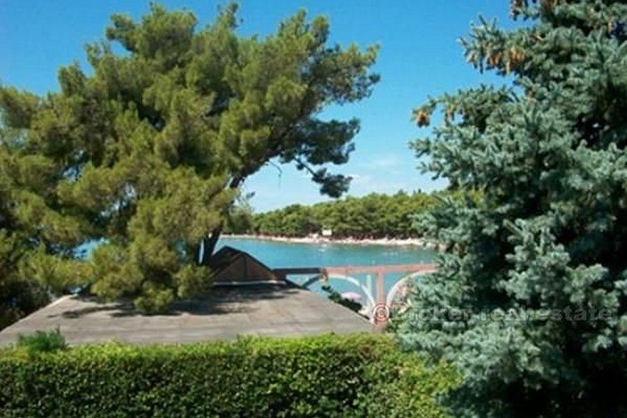 Pirovac. Holiday house