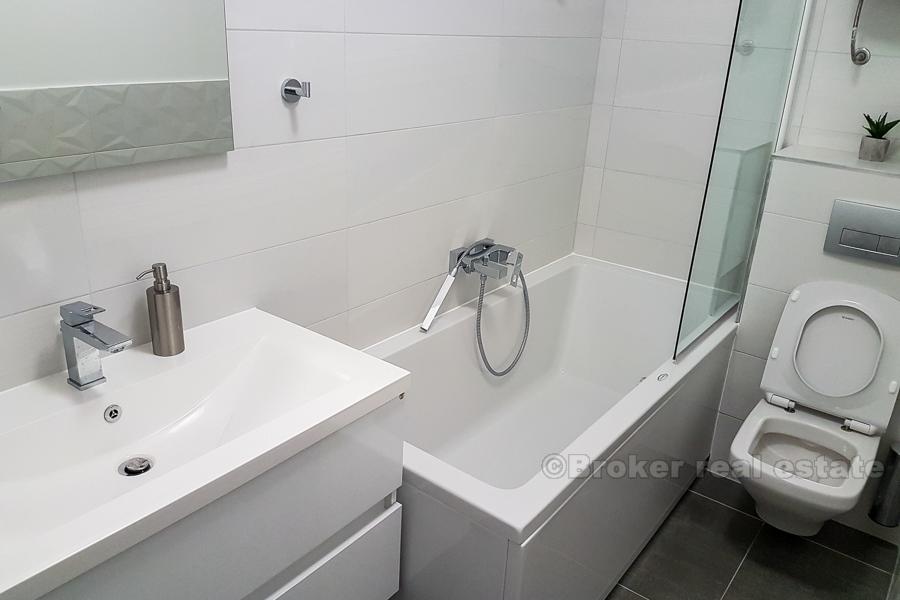 Split - 2 roms leilighet