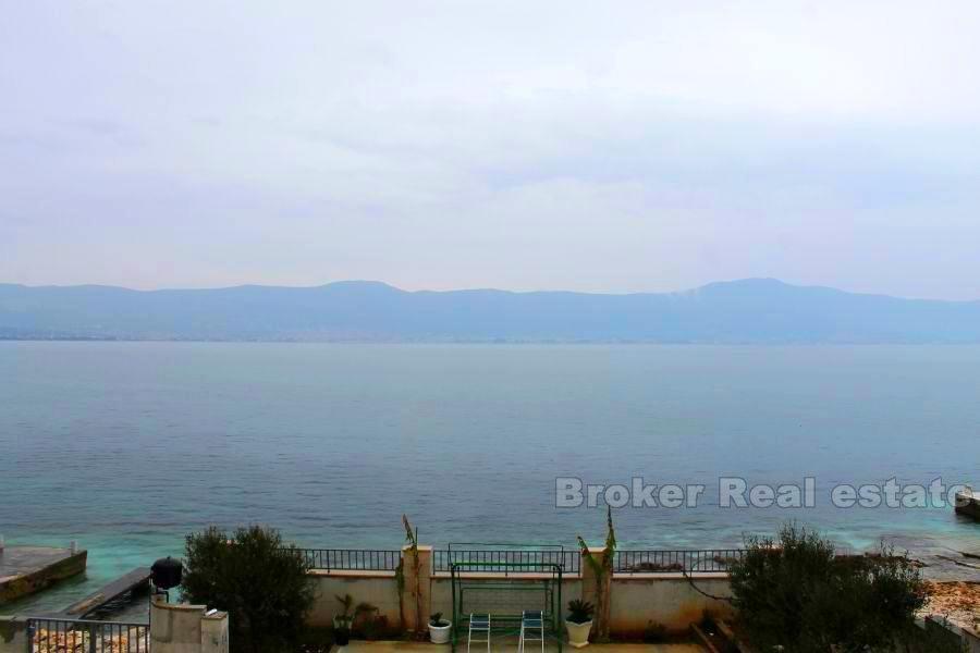 Island Ciovo, house by the sea