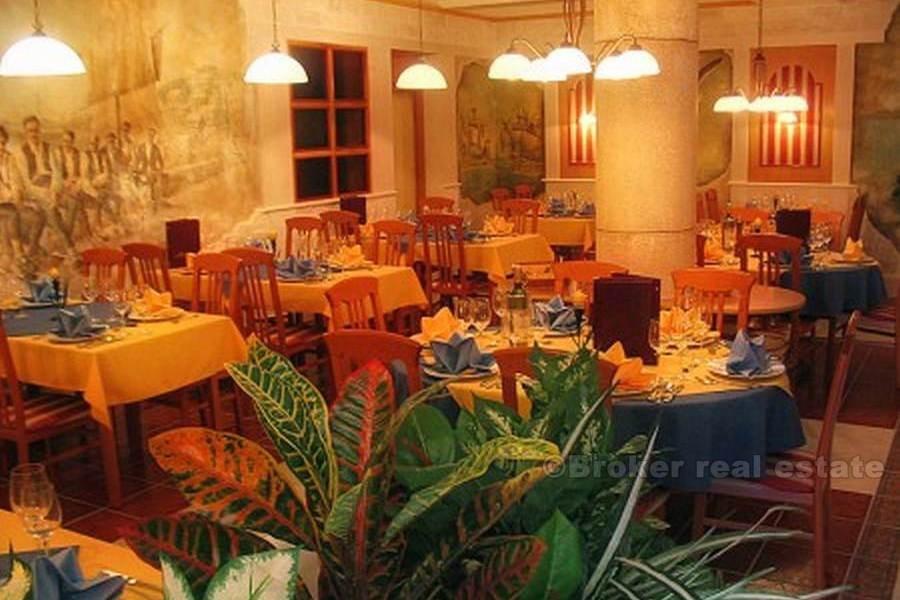 Hotel prvi red do mora - Omiško područje