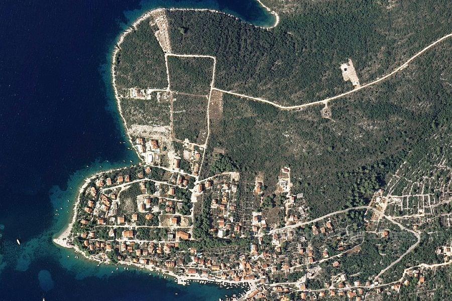 Ön Solta - tomtmark