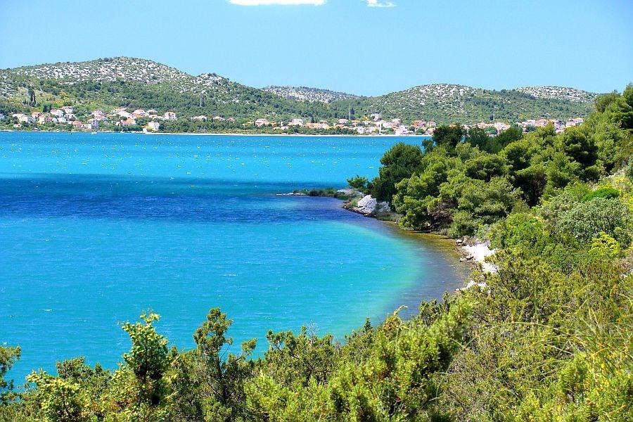 Blízko Šibenik - zemědělská půda