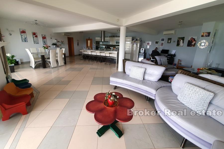 Near Sibenik - Family villa in the first row to the sea