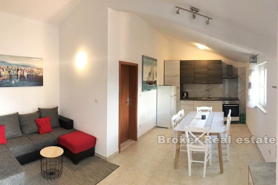 Makarska - Appartement de trois chambres avec vue sur la mer