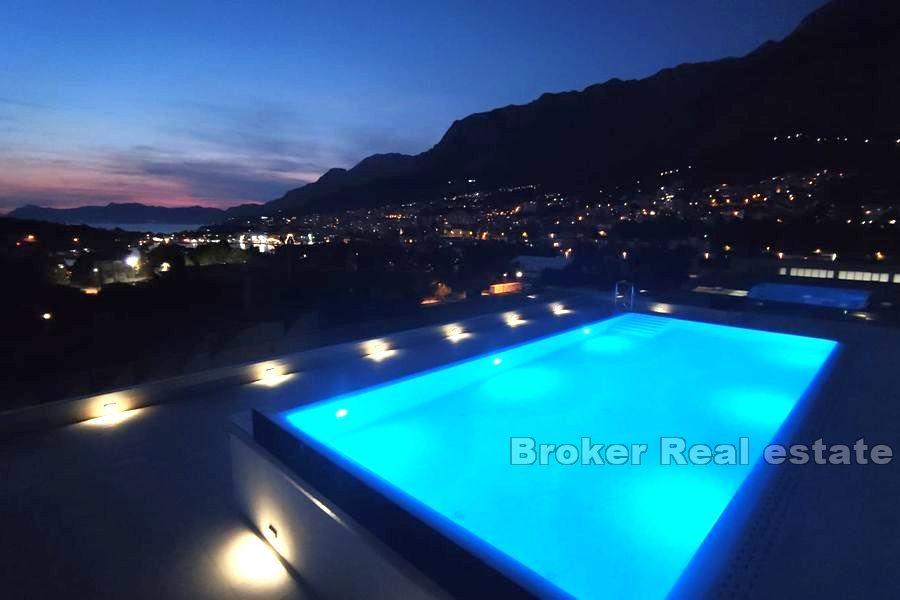 Makarska - Dvouložnicové apartmány v novostavbě s bazénem