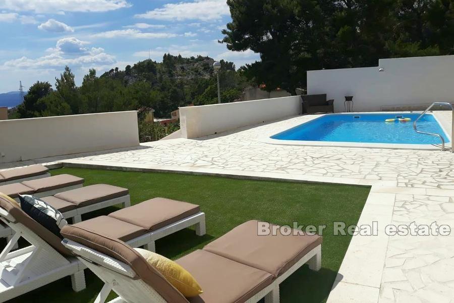 Makarska - Villa med pool och havsutsikt