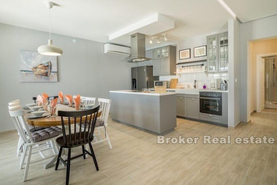 Makarska - Villa med pool och havsutsikt