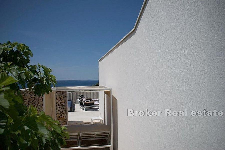 Ostrov Pag - Komfortný dom s bazénom