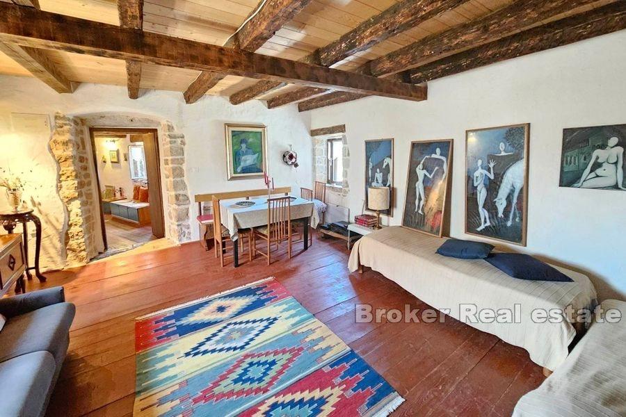 Рядом с Поречем - средиземноморский каменный дом