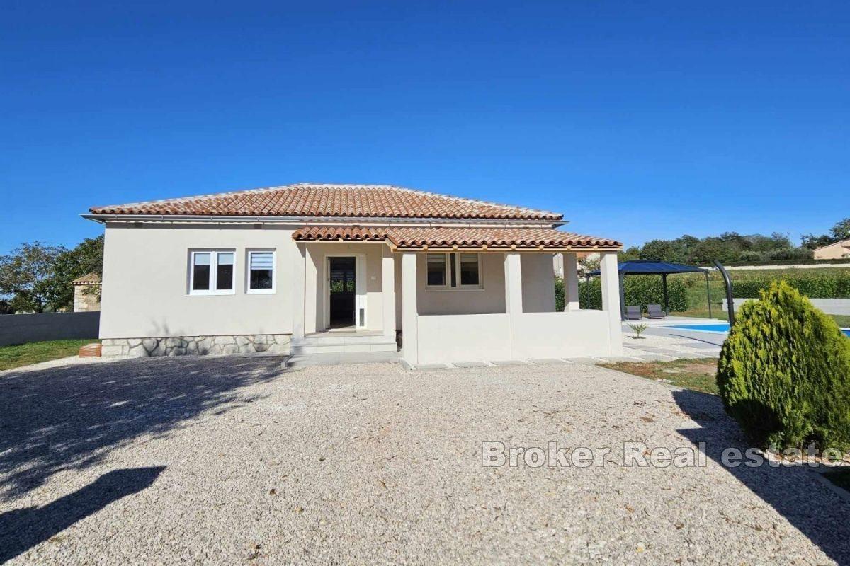 Ground floor house with pool