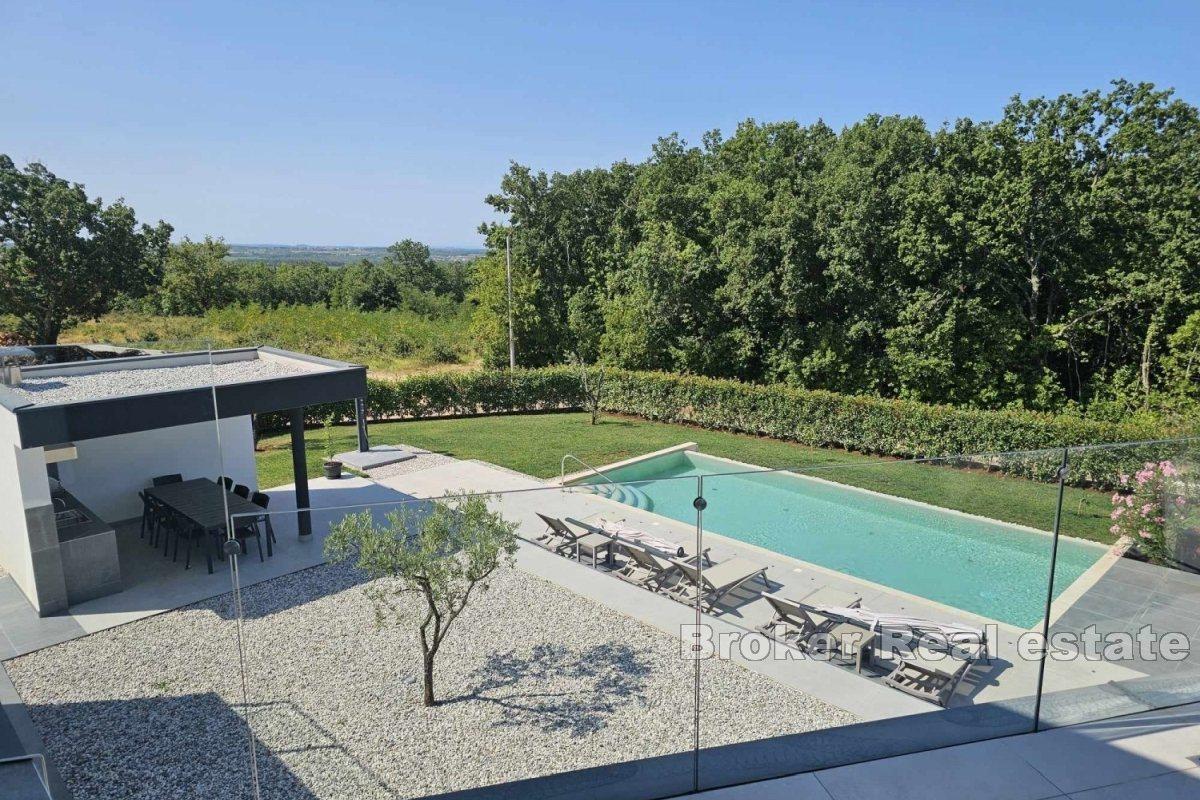 Moderne villa i hjertet av naturen