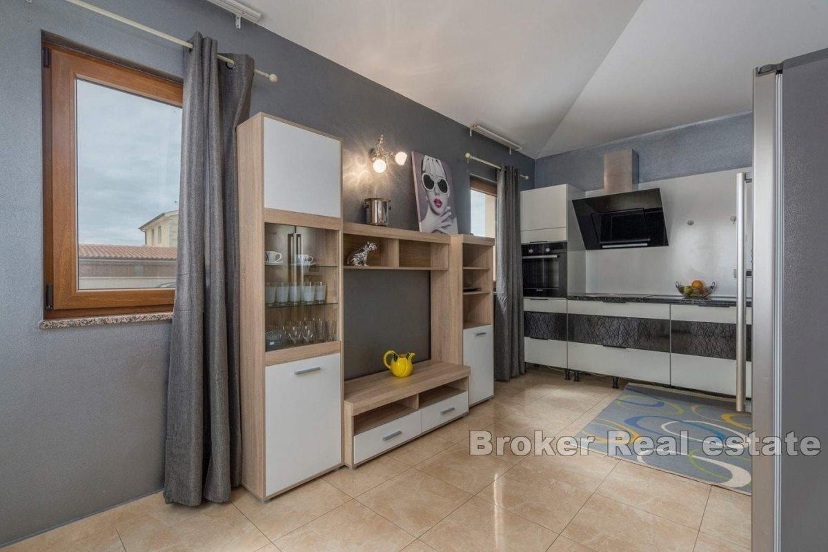 House with pool in a quiet area