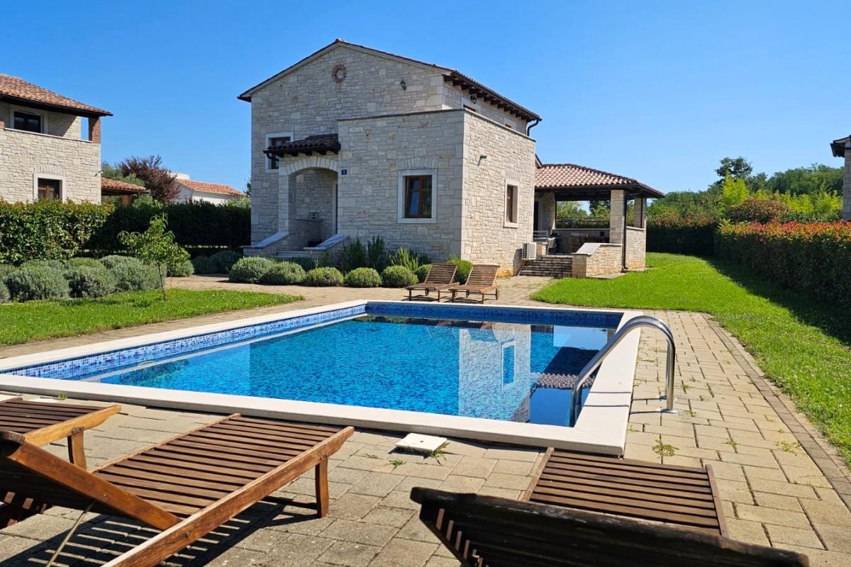 Maison avec piscine en Istrie centrale