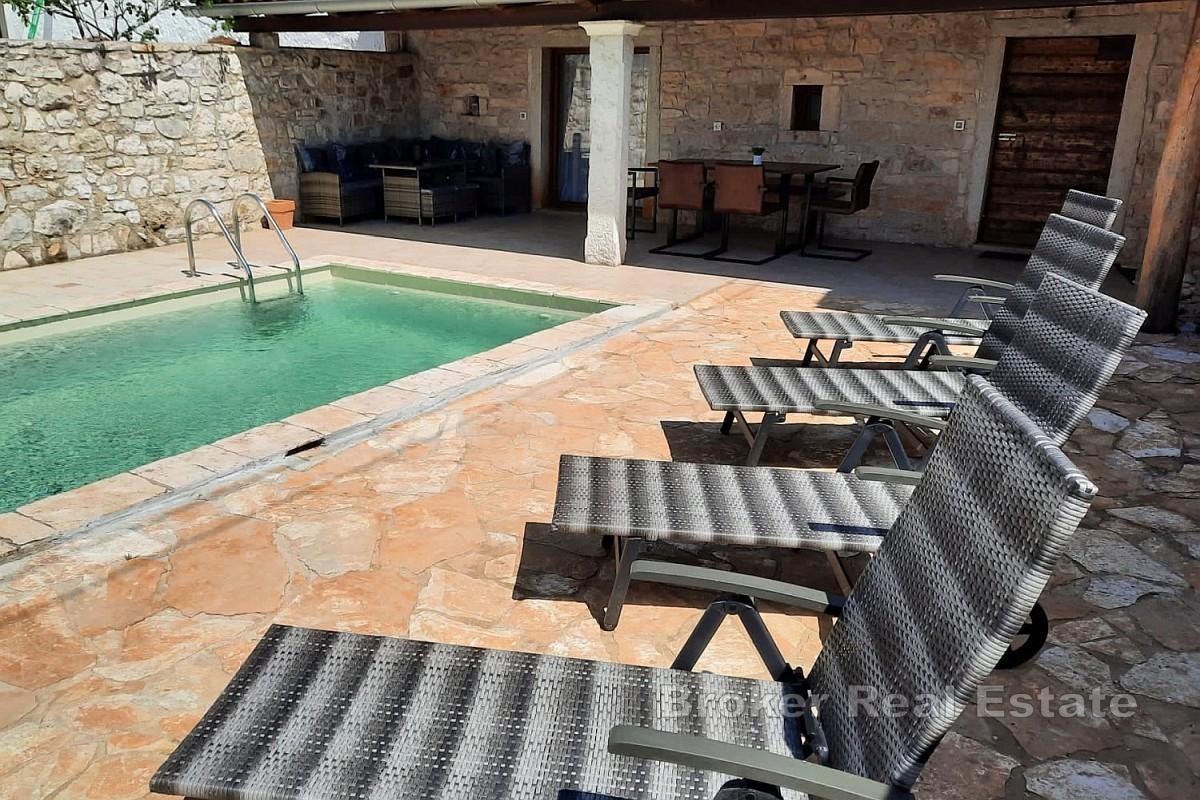 Hus med pool
