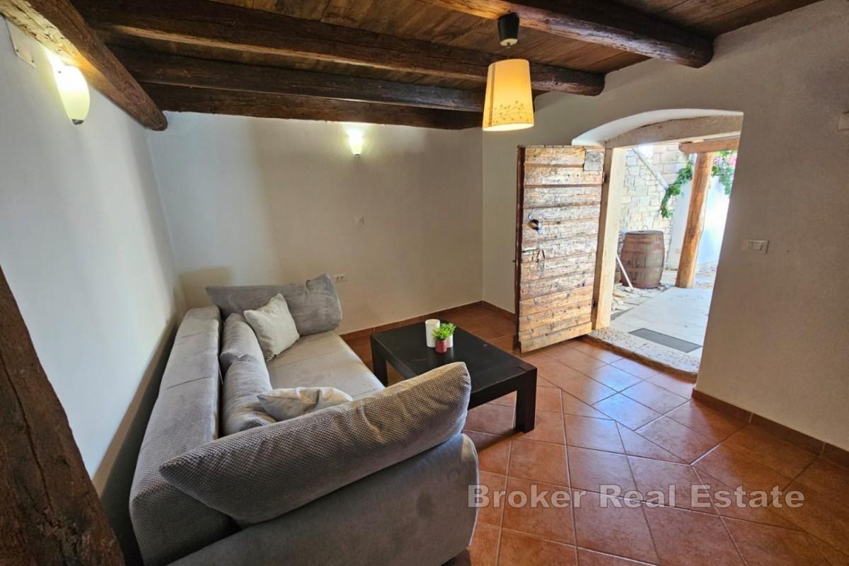 Maison avec piscine et terrain