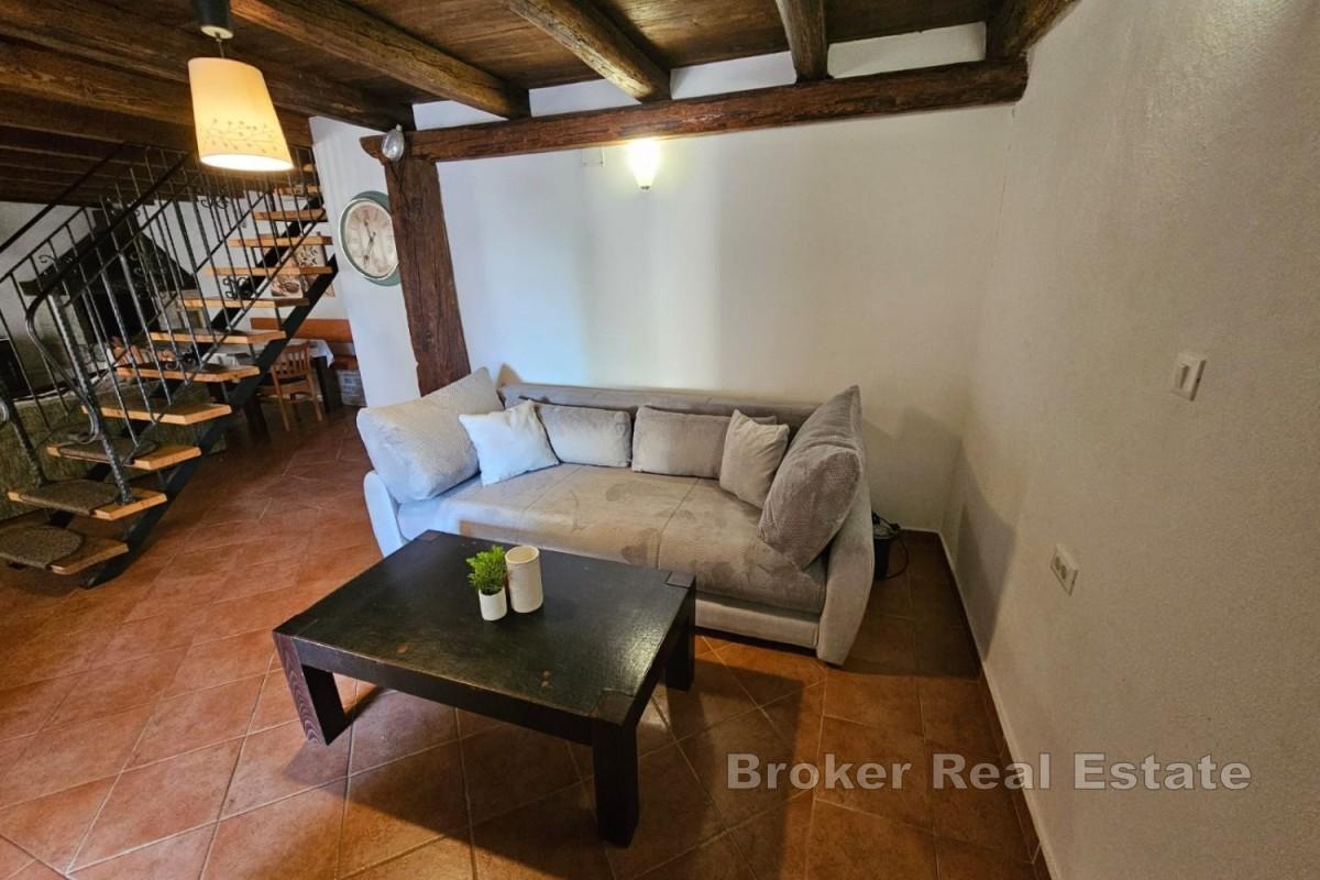 Maison avec piscine et terrain