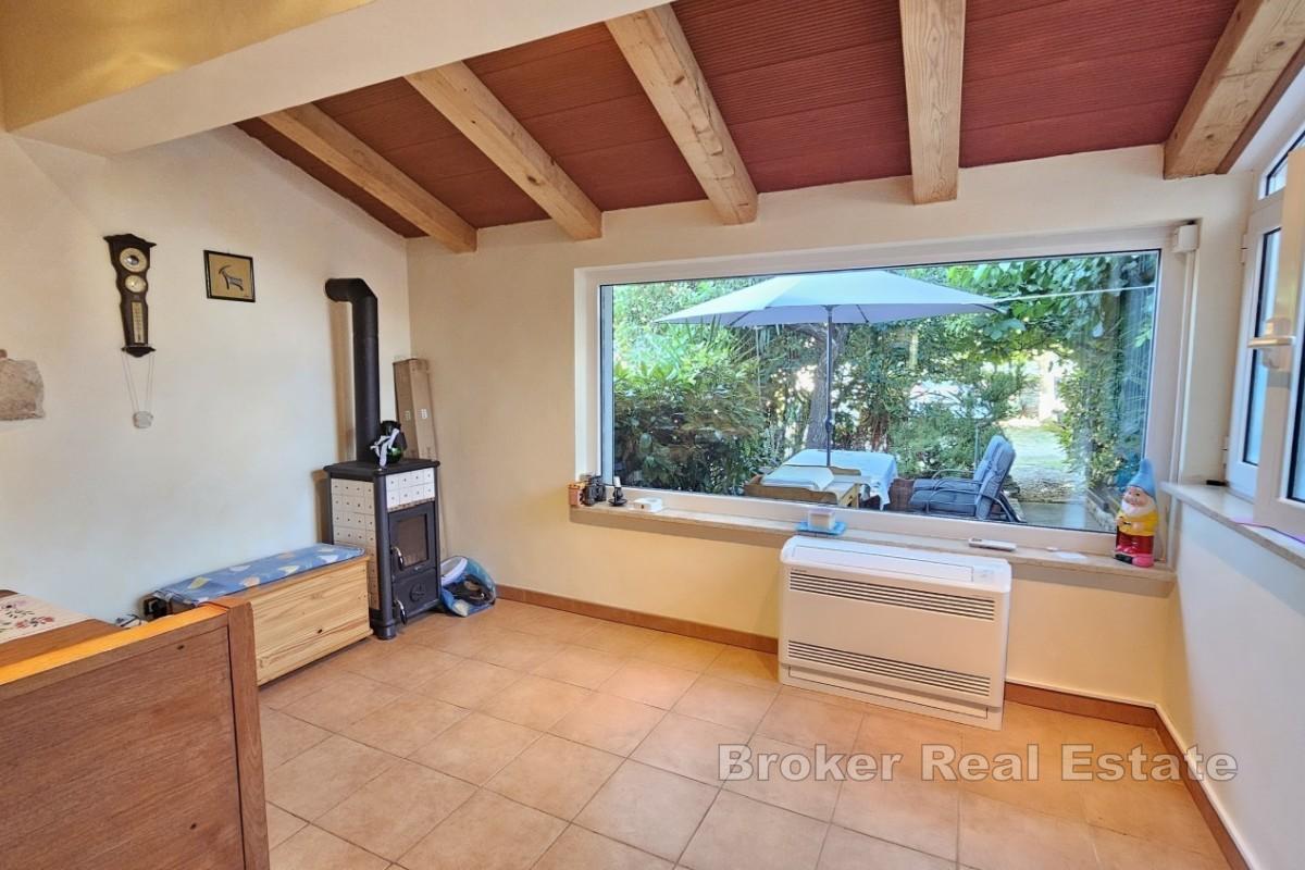 Maison rénovée avec terrasse et vue mer