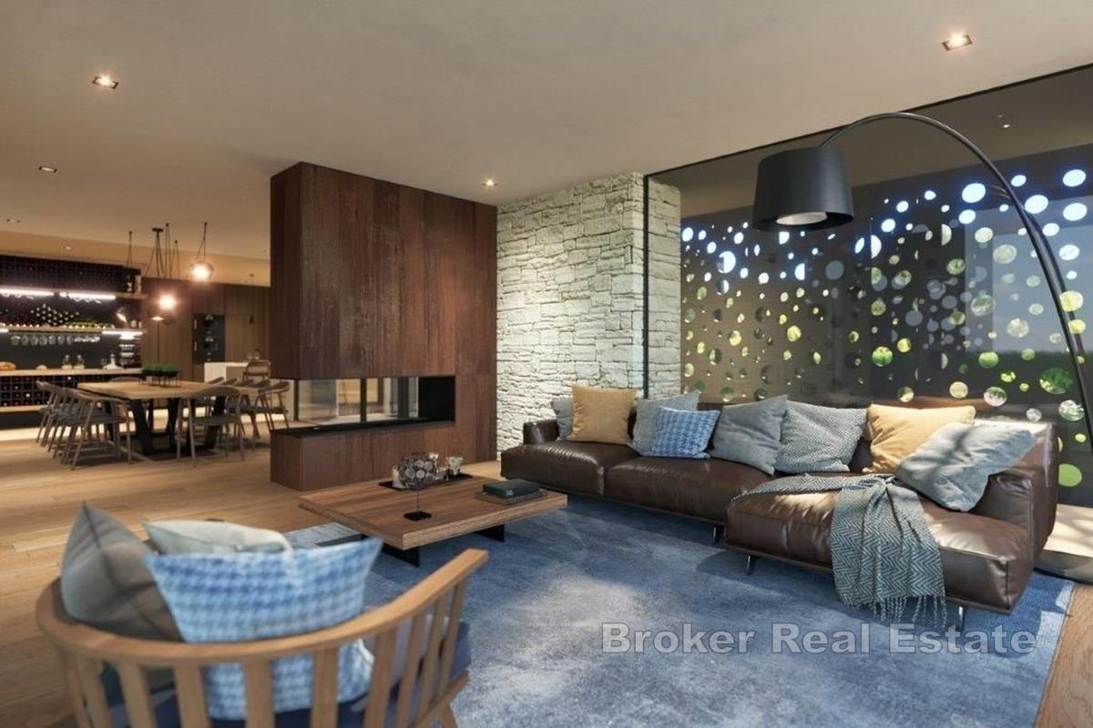 Luksusvilla med basseng og romslig tomt