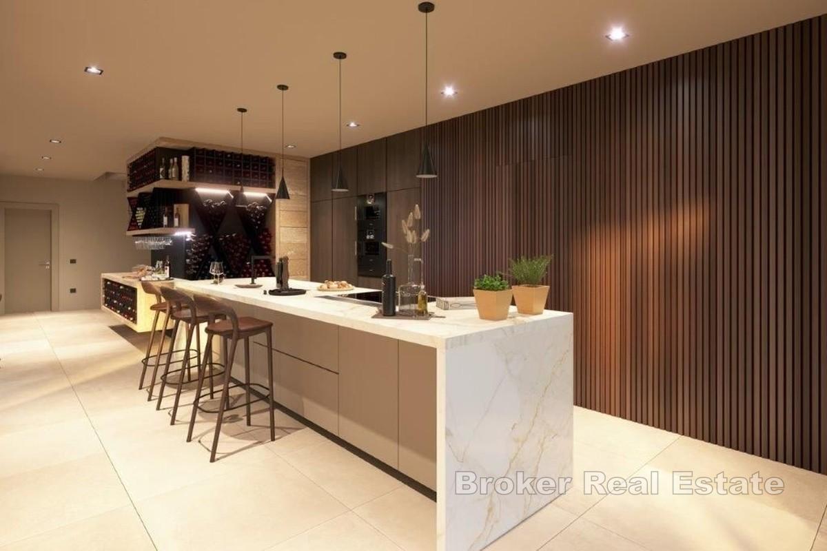 Luxusní vila s bazénem a prostorným pozemkem