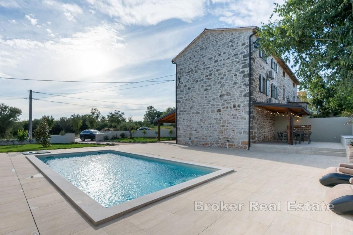Istrijský kamenný dům s bazénem
