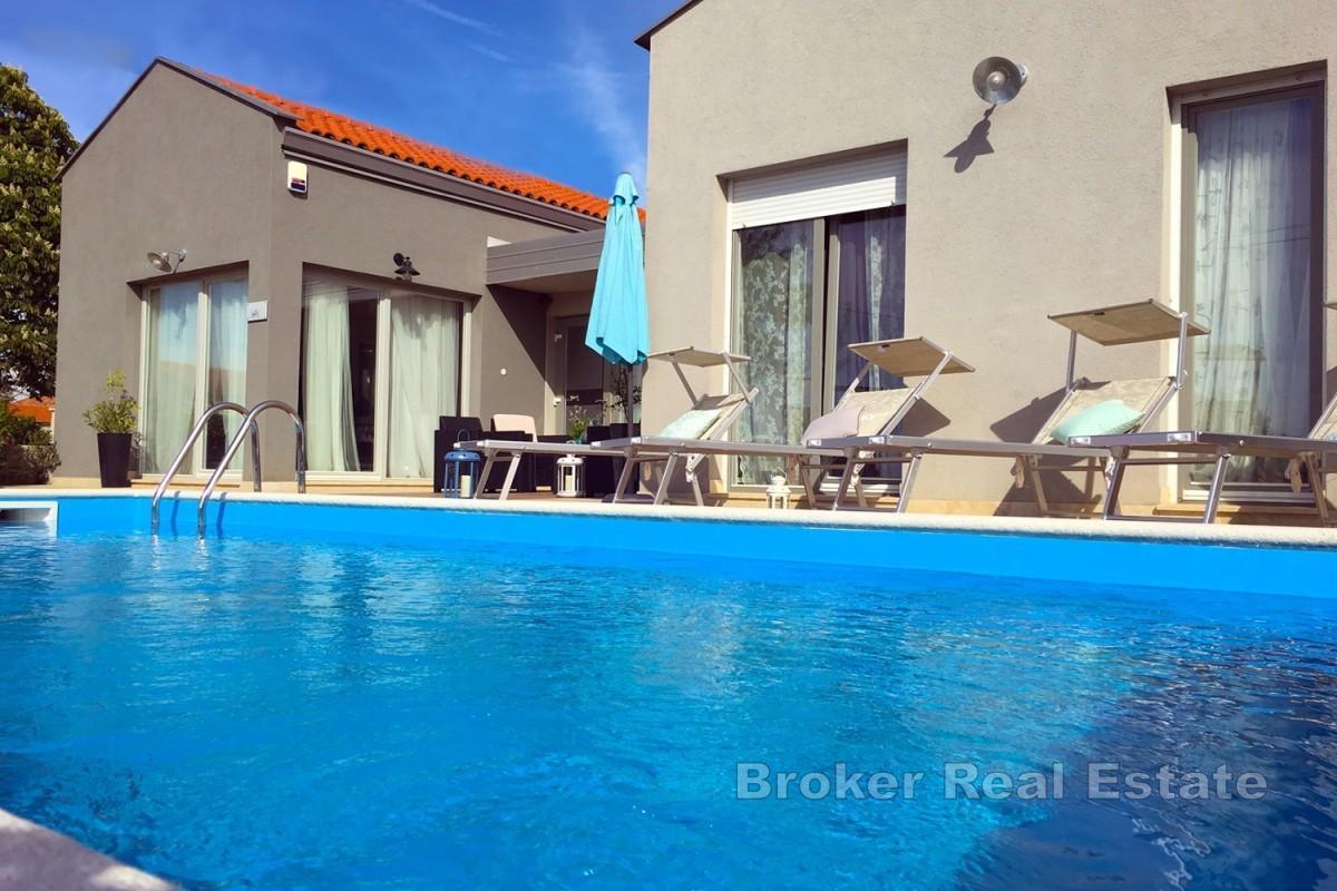 Komforna prizemnica s bazenom