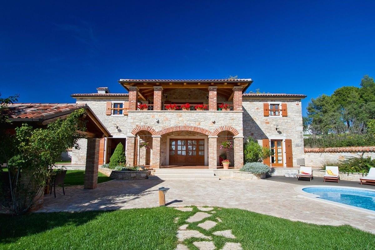 001-1014-48-Porec-Stone-villa-with-pool-and-garden-for-sale