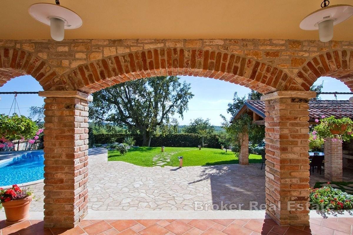 Steinvilla i fredelige omgivelser