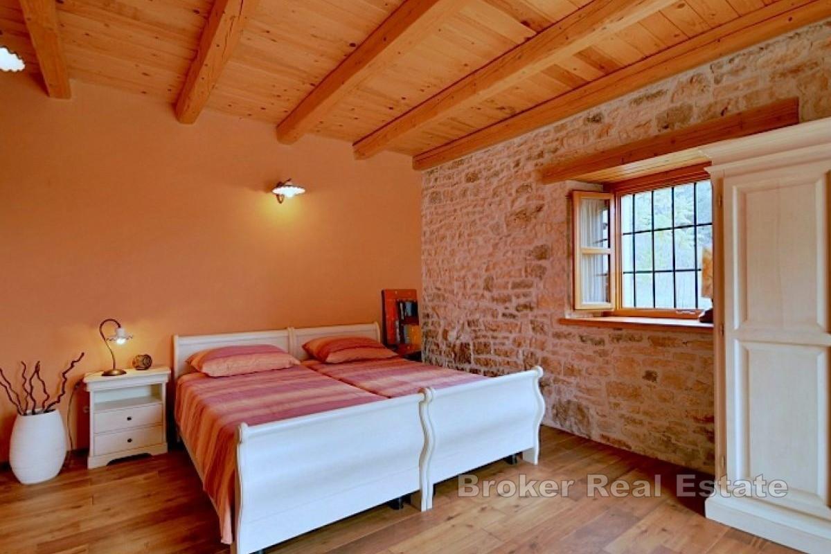 Steinvilla i fredelige omgivelser