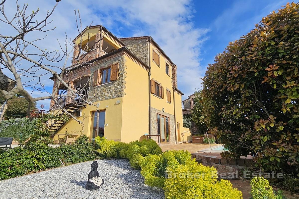 Villa mit Pool und separatem Apartment