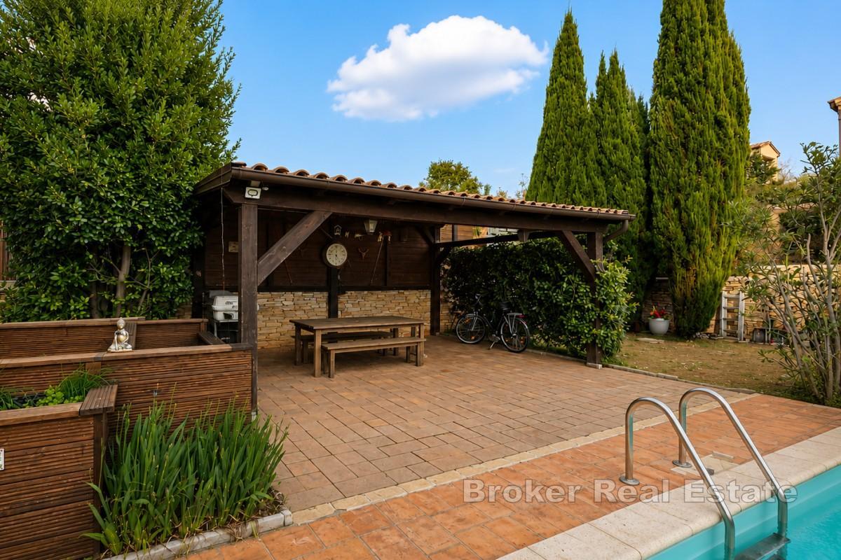 Villa mit Pool und separatem Apartment