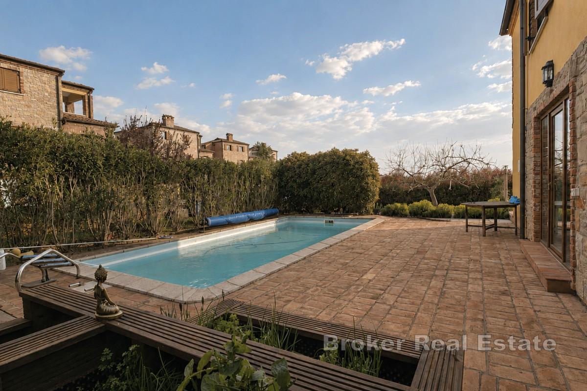 Villa mit Pool und separatem Apartment
