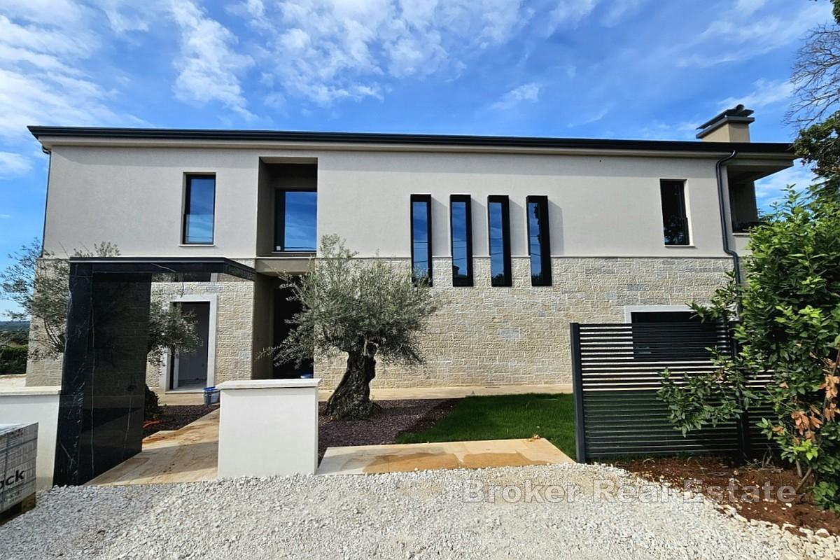 Moderne Villa mit Pool und Meerblick