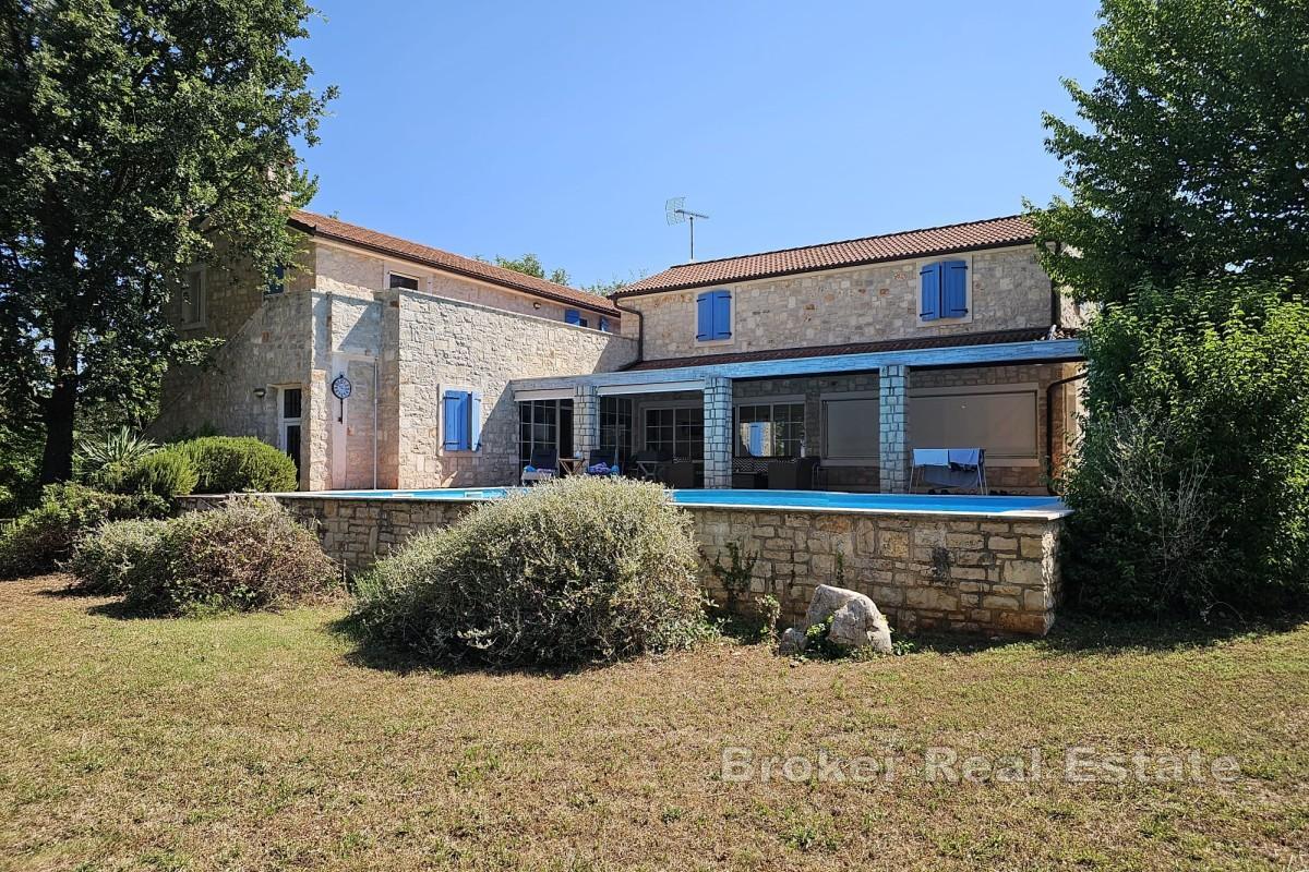 Villa con piscina immersa nel verde vicino a Parenzo