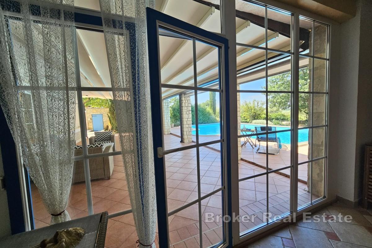 Villa con piscina immersa nel verde vicino a Parenzo