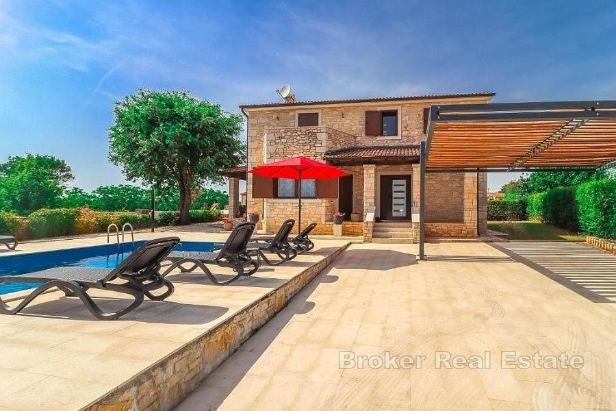 Casa con piscina e 4 camere da letto