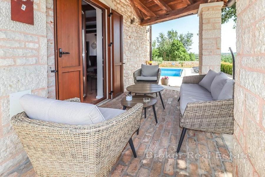 Casa con piscina e 4 camere da letto
