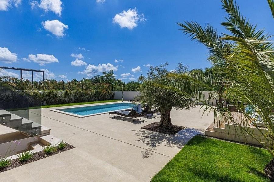 001-1014-79-Porec-modern-villa-with-pool-and-wellness-zone-for-sale