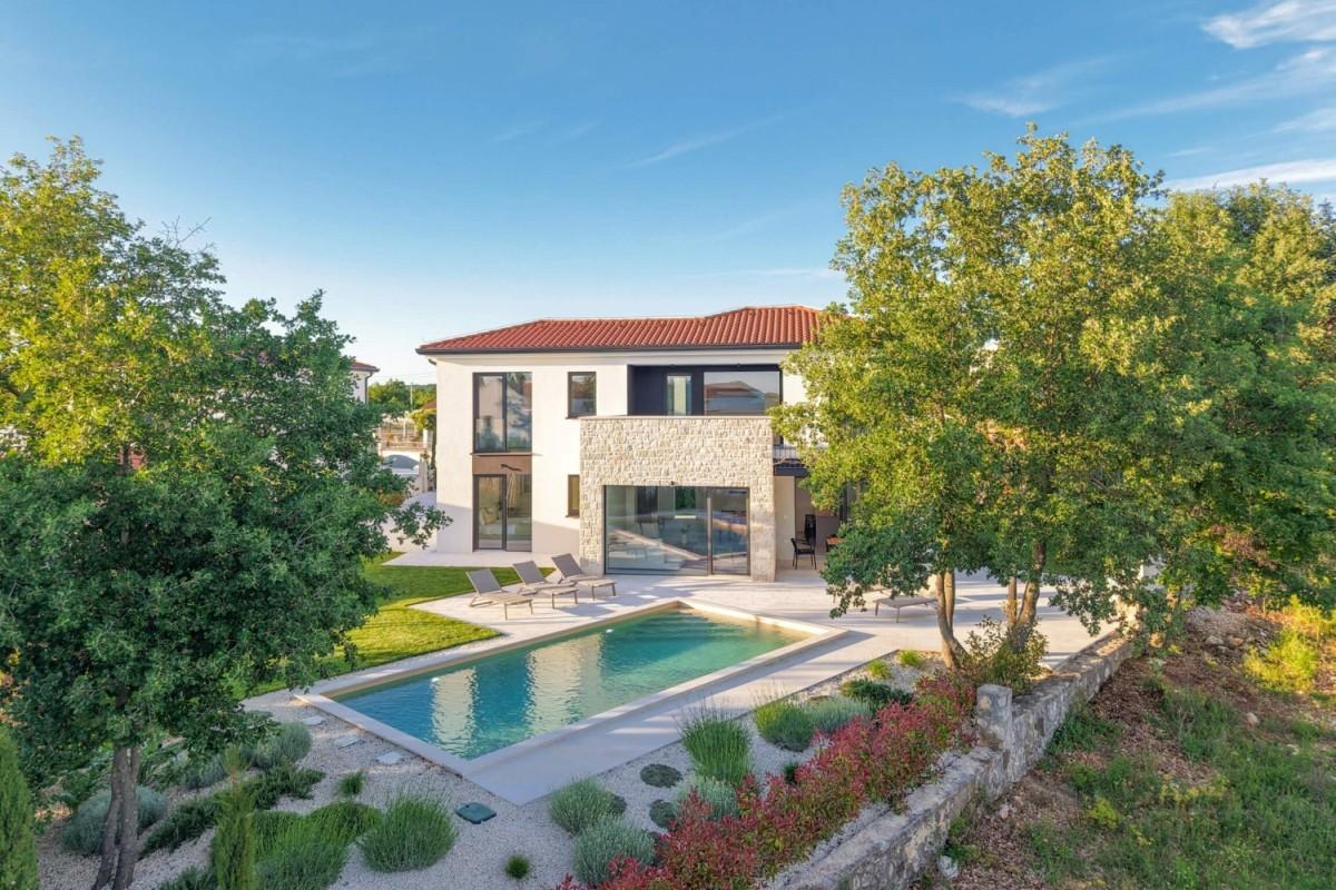 Luxuriöse Villa mit Pool und Sauna