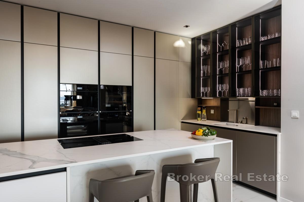 Treroms leilighet med havutsikt