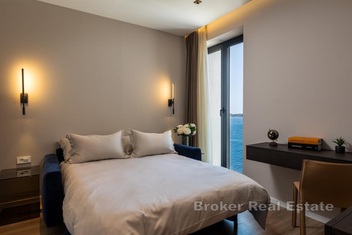 Treroms leilighet med havutsikt