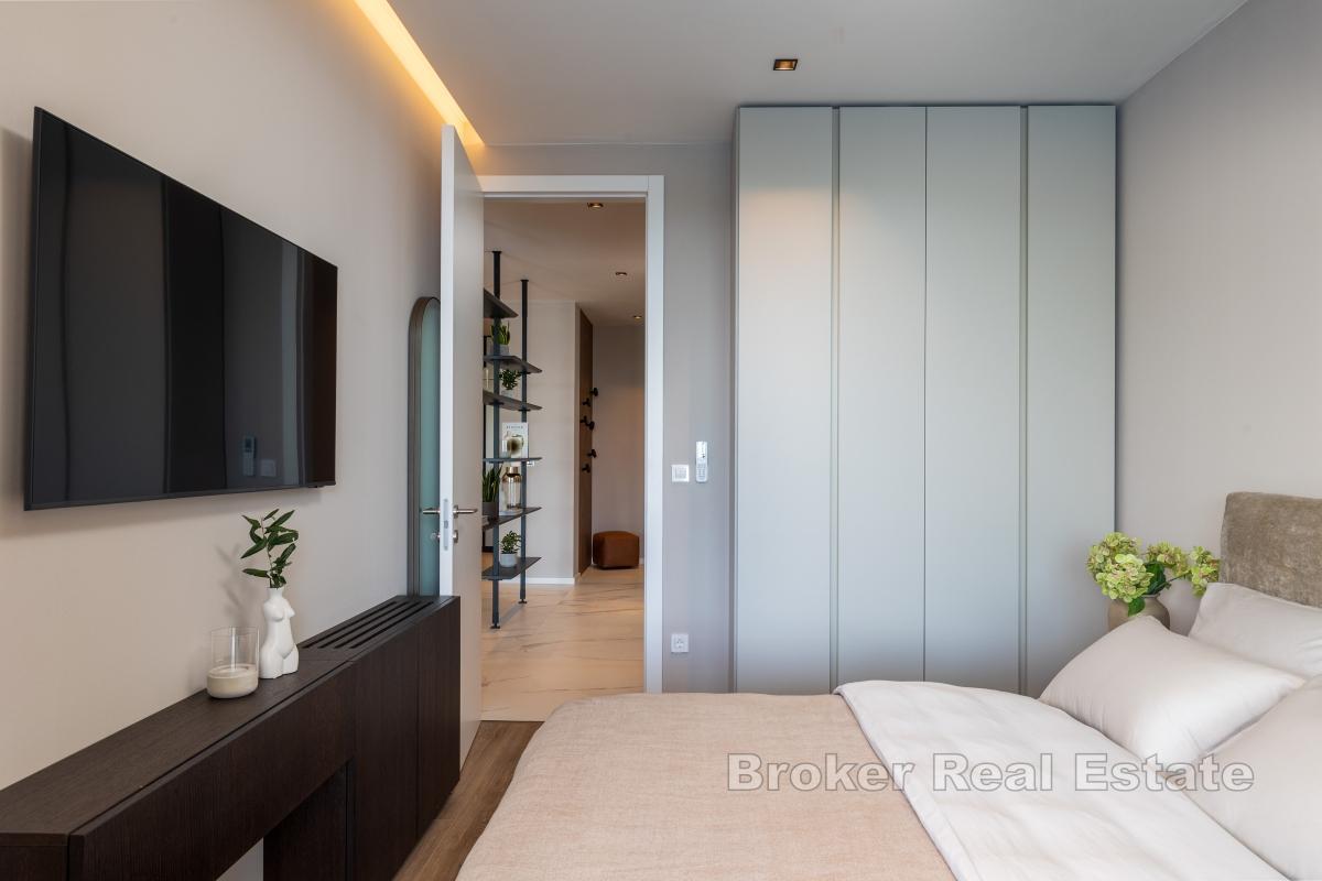 Treroms leilighet med havutsikt