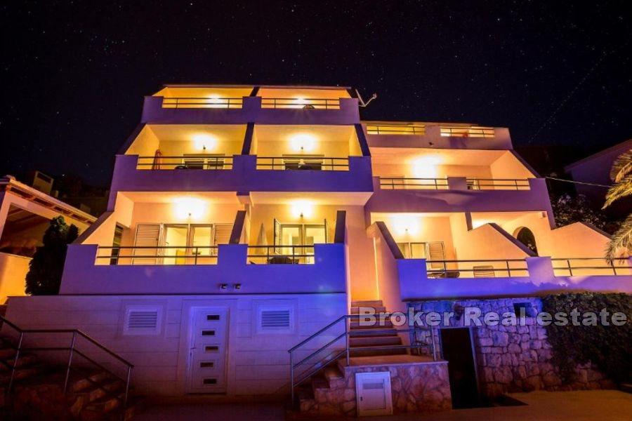 Makarska - Dom apartamentowy w atrakcyjnej lokalizacji z widokiem na morze