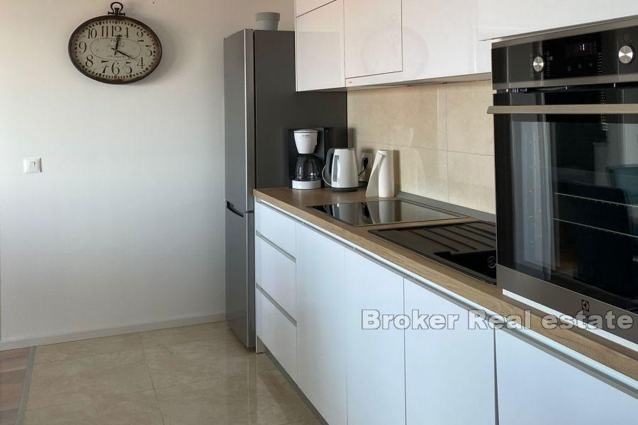 Makarska - Appartement de trois pièces dans un excellent emplacement