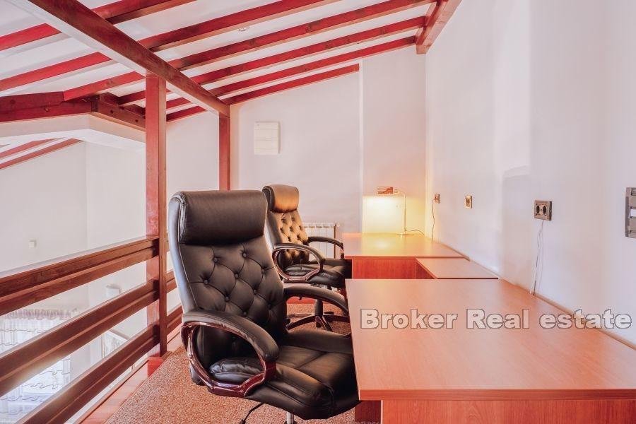 Шибеник - Дом с бассейном