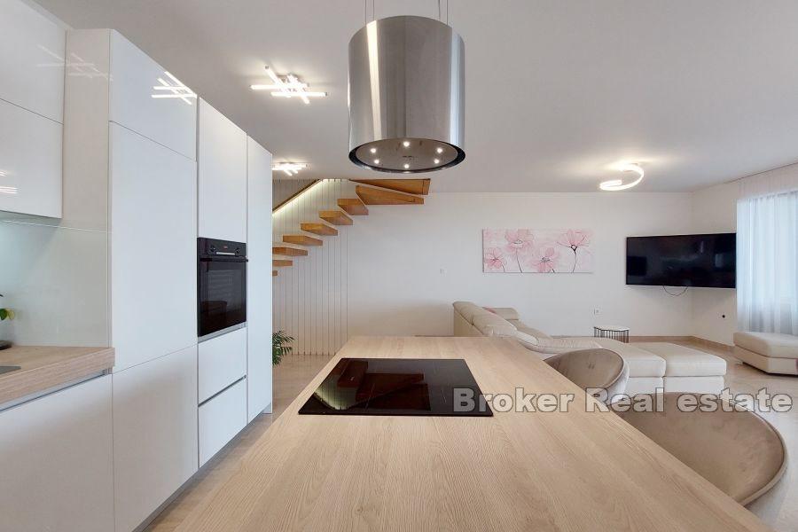 Opatija - Městská vila v dominantní poloze s bazénem a výhledem na moře