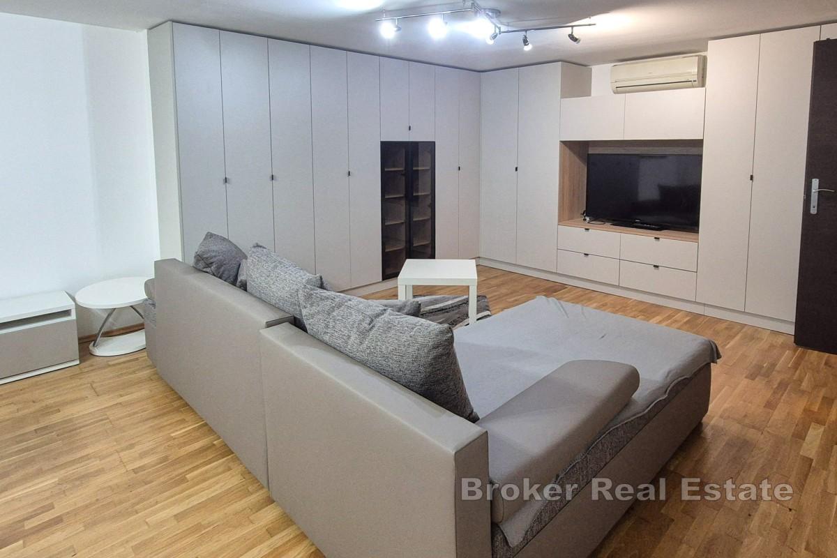 Zwei-Zimmer-Wohnung in Donji Grad