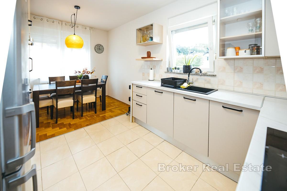 Appartement deux chambres avec garage dans un emplacement privilégié