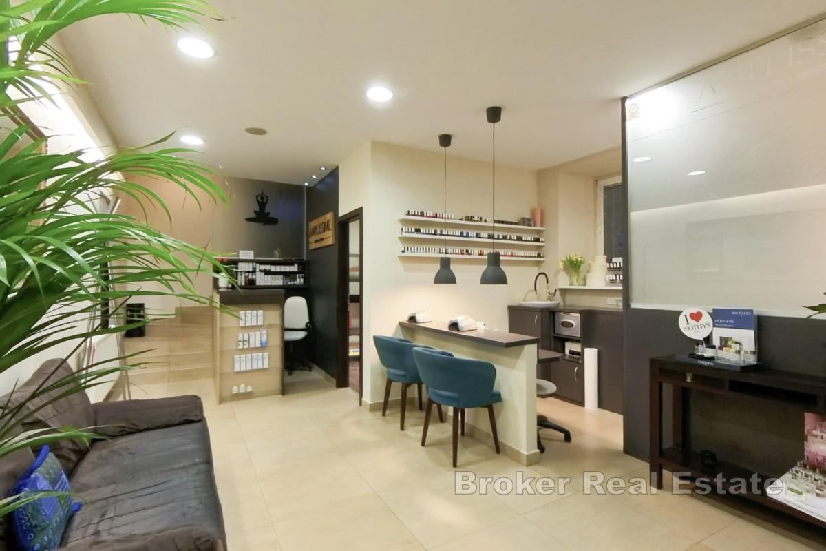 Bureaux modernes dans un quartier calme de la ville