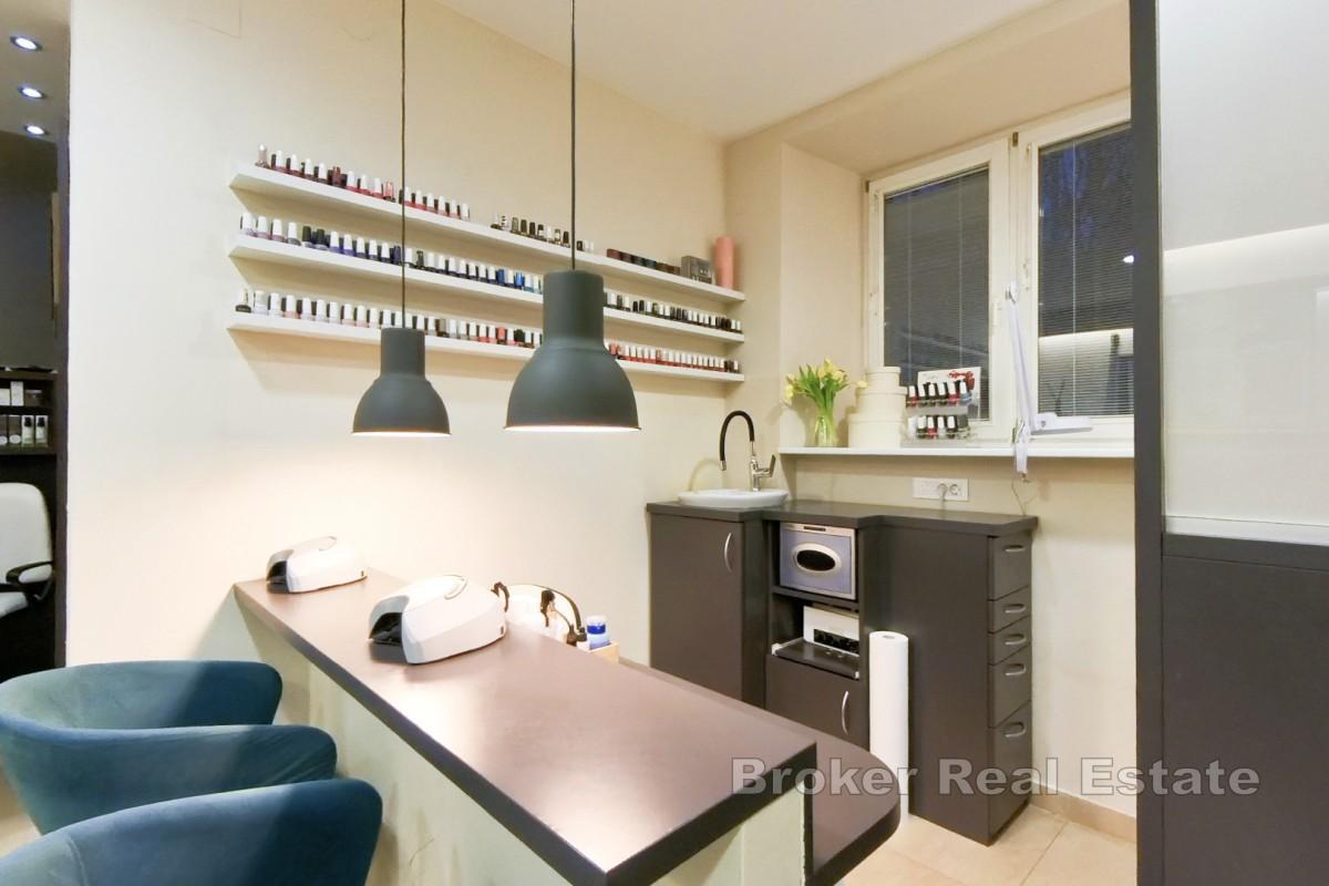 Bureaux modernes dans un quartier calme de la ville